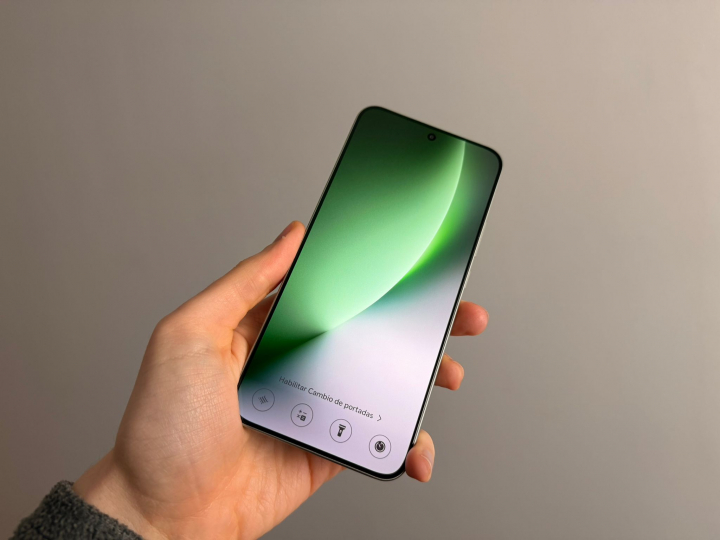 La pantalla del Honor Magic8 Lite, con 6.000 nits de brillo máximo y una pantalla de lo más fluida.