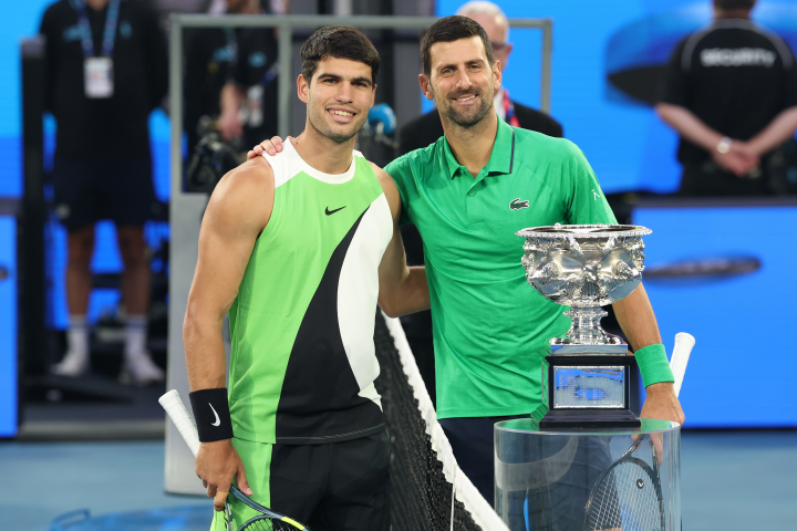 Carlos Alcaraz y Novak Djokovic, en la final de Open de Australia.