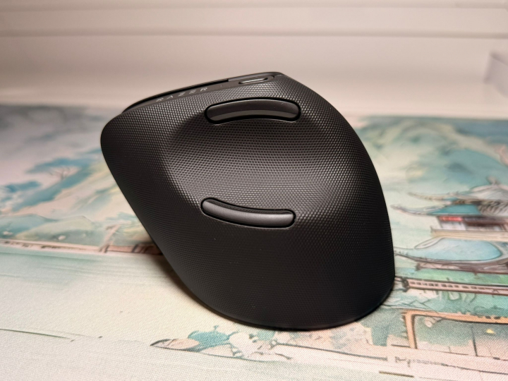 La parte interna del ratón Razer Pro Click V2 Vertical.