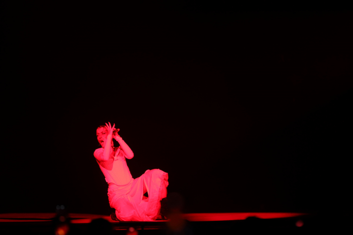 Rosalinda Galán en la final del Benidorm Fest 2026.