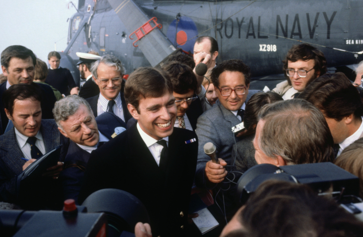 El príncipe Andrés, recibido como un héroe a su regreso de la Guerra de las Malvinas en 1982