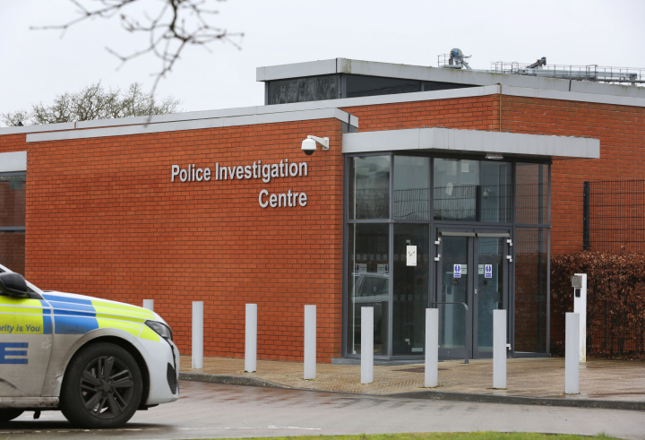 Centro policial de Aylsham, en Norfolk, Inglaterra, en el que el expríncipe Andrés estuvo detenido el día de su 66º cumpleaños