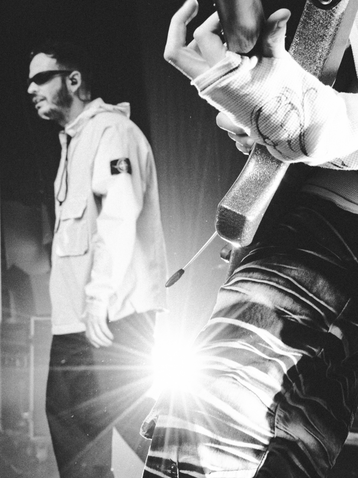 Imagen promocional de la gira de Alizzz.