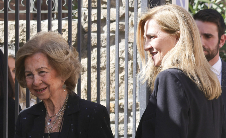 La reina Sofía y la infanta Cristina en el homenaje a Irene de Grecia a los 40 días de su muerte