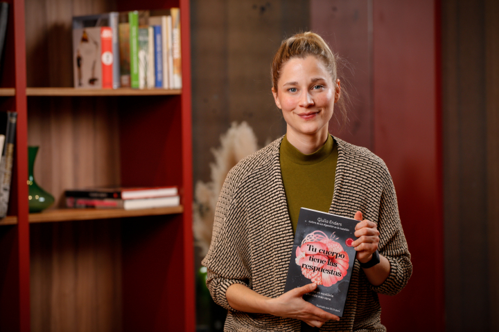 Giulia Enders con su libro 'Tu cuerpo tiene las respuestas'