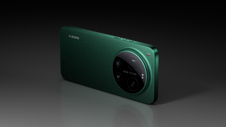 El Xiaomi 17 Ultra, en uno de sus tonos más característicos, siguiendo la línea de sus coches.