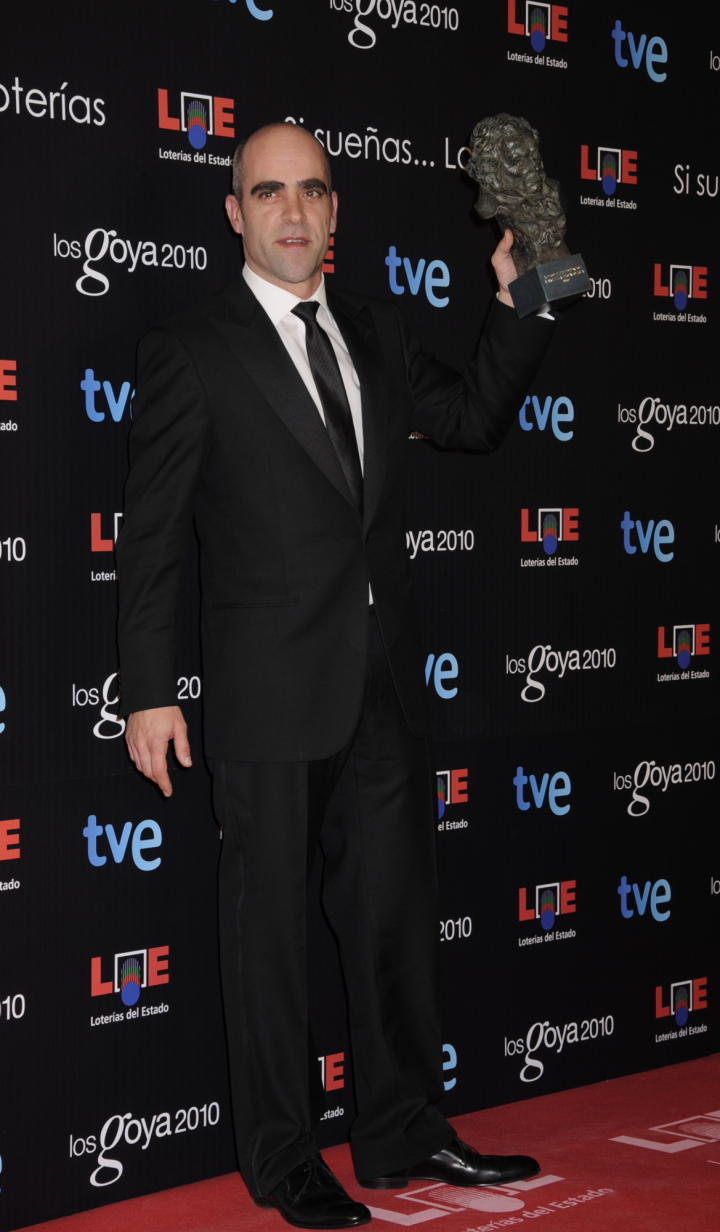 Luis Tosar con el Goya a Mejor Actor 2010 por 'Celda 211'