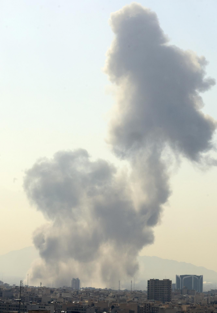 alt="alt="Humo en Teherán""