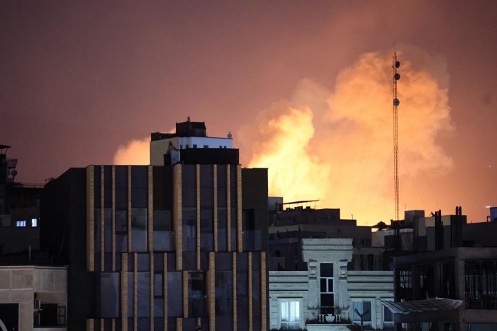El fuego de Beirut tras los ataques de Israel