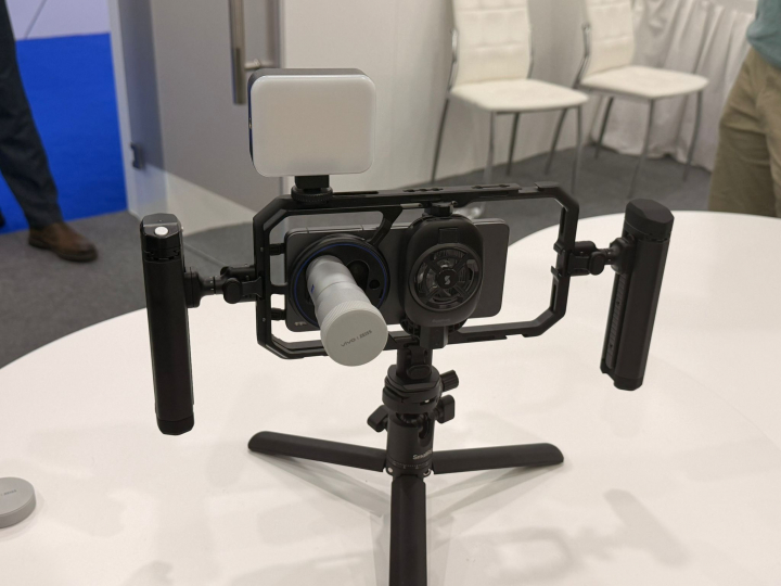 El nuevo vivo X300 Ultra, con el teleobjetivo de 200 milímetros