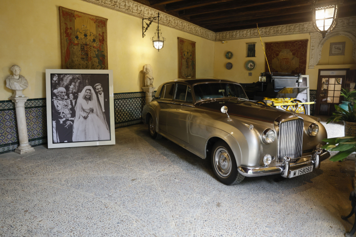Parte de la exposición 'Cayetana: Grande de España' en el Palacio de las Dueñas de Sevilla