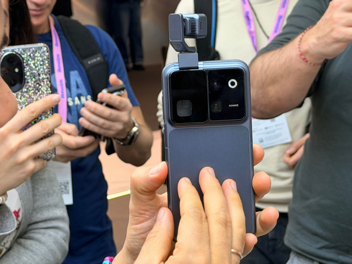 El Robot Phone de Honor en el MWC 2026.