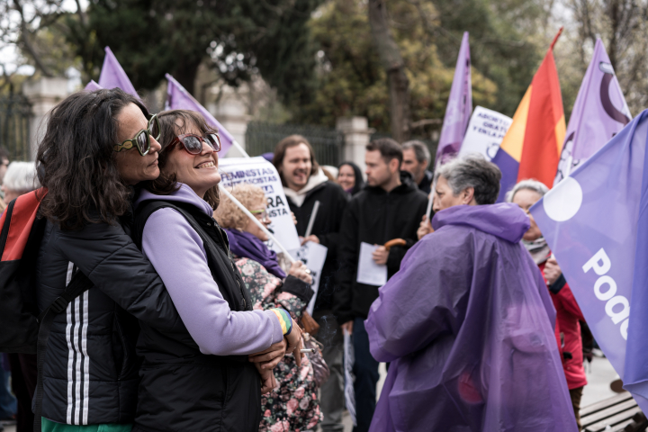 Varias mujeres durante la manifestación convocada por la Comisión 8M por el Día de la Mujer, el 8 de marzo de 2026, en Madrid, España.