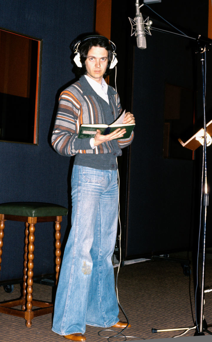 Camilo Sesto grabando un disco en Madrid en 1974