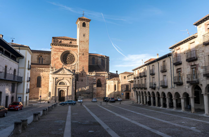 alt="alt="La Plaza Mayor de Sigüenza, en Guadalajara""