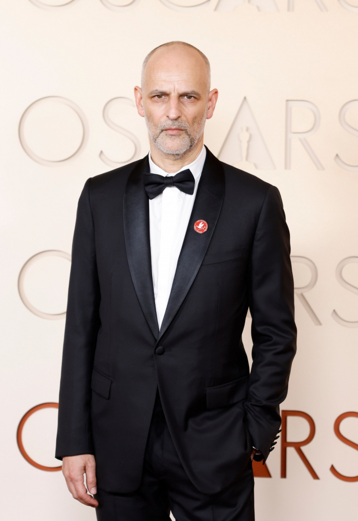 El productor británico James Wilson en la alfombra roja de los Oscar.
