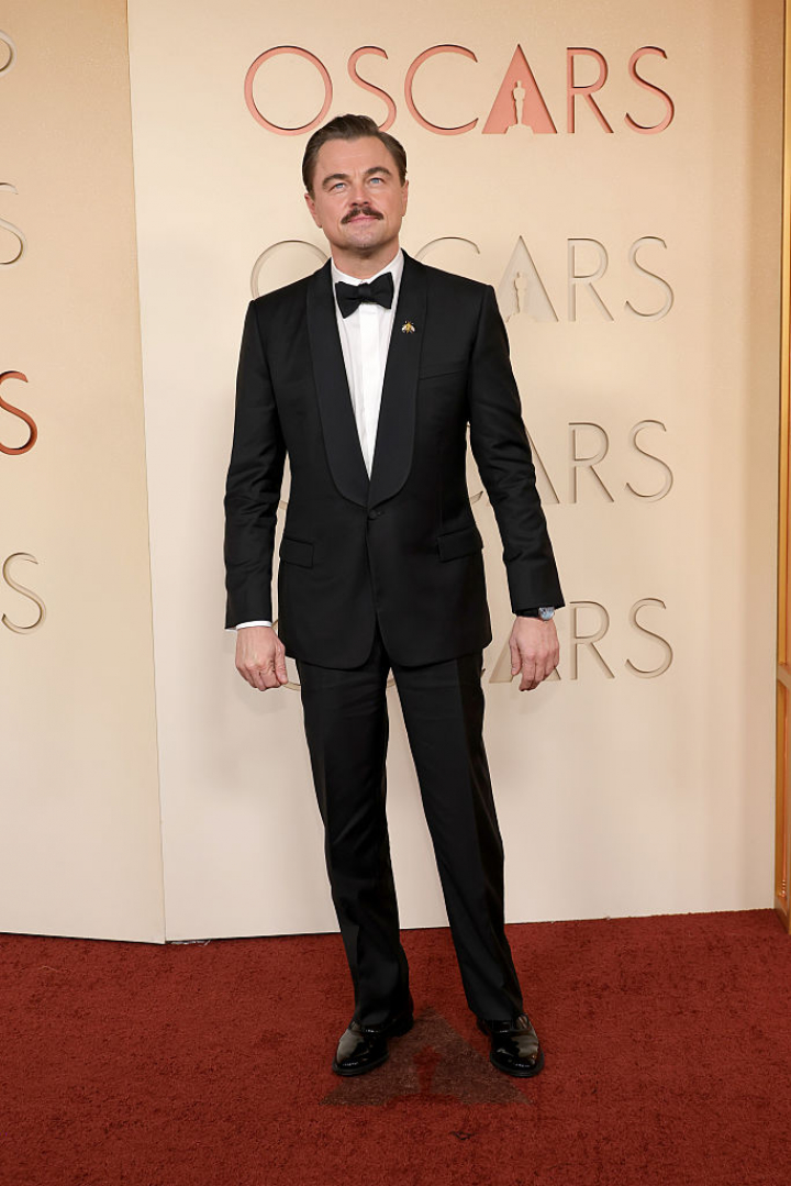 alt="alt="Leonardo DiCaprio""