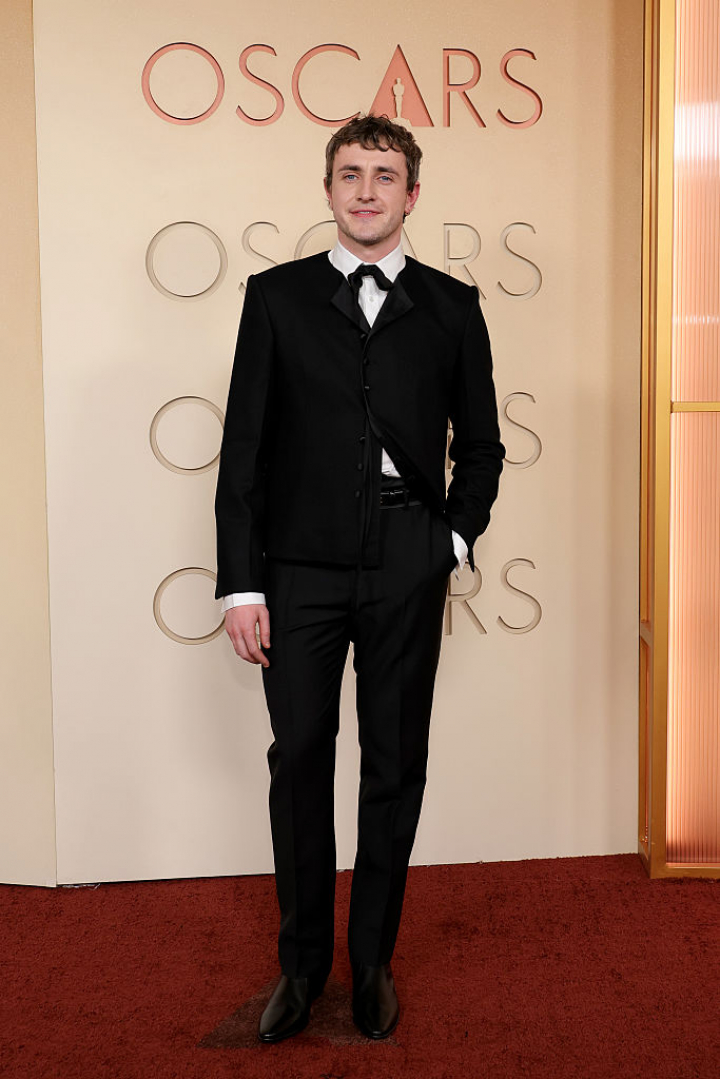 alt="alt="Paul Mescal""