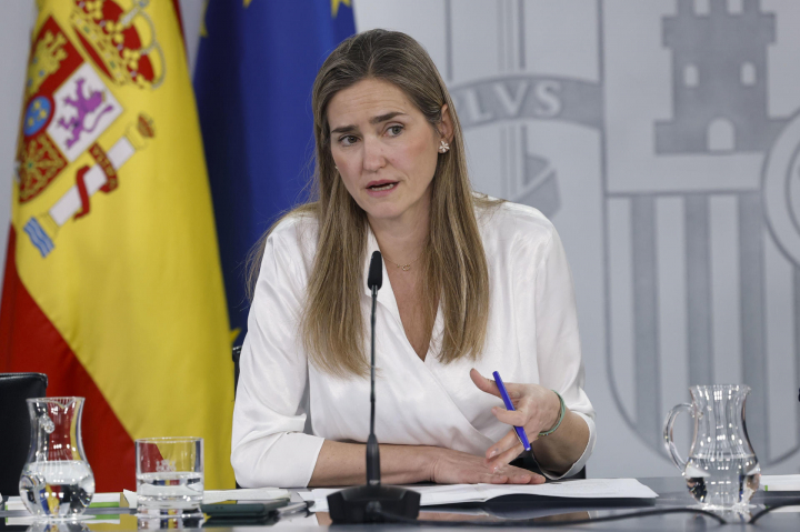 MADRID, 17/03/2026.-  La vicepresidenta tercera y ministra para la Transición Ecológica y el Reto Demográfico, Sara Aagesen durante la rueda de prensa posterior a la reunión del Consejo de Ministros, este martes en el Palacio de la Moncloa. EFE/ Chema Moya