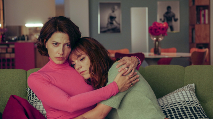 Escena de Bárbara Lennie y Vicky Luengo.