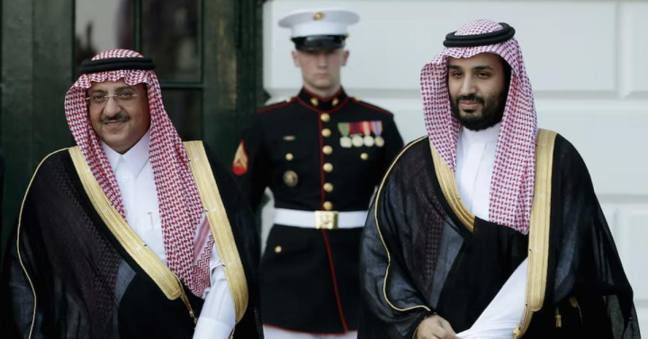 alt="alt="Plano medio de Mohammed bin Nayef con Mohammed bin Salman en una visita a la Casa Blanca""