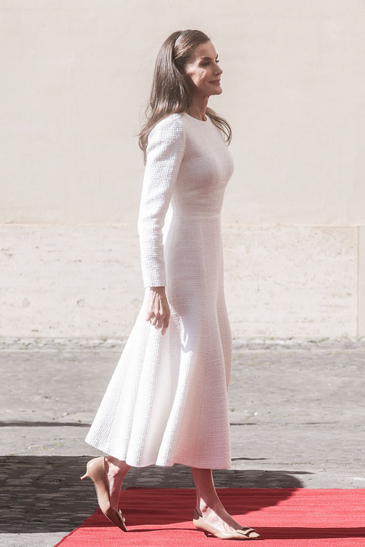 La reina, a su llegada al Vaticano