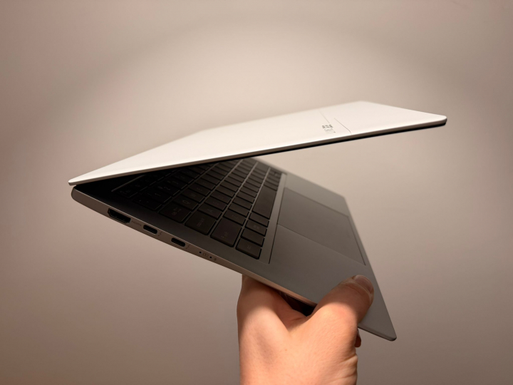 Lo ligero y fino que es el Acer Swift Edge 14 AI.