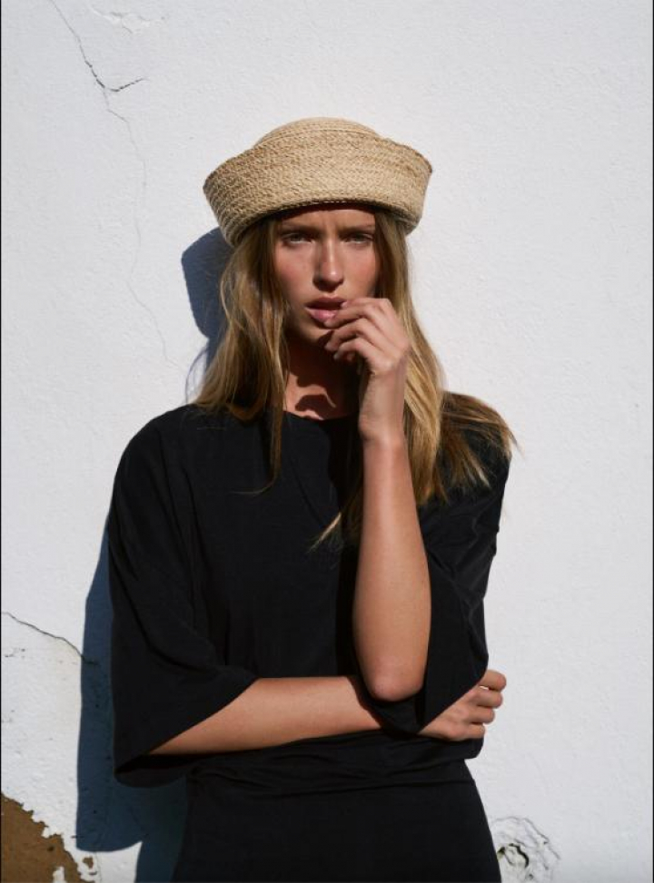 Un sombrero de casquete de Zara