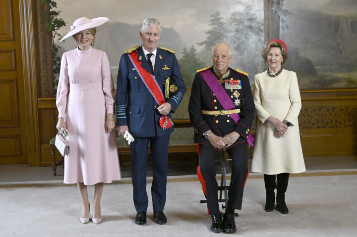 Felipe y Matilde de Bélgica y Harald y Sonia de Noruega en el recibimiento a los reyes de los belgas en su visita de Estado a Noruega