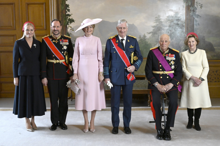 Haakon y Mette-Marit de Noruega, Felipe y Matilde de Bélgica y Harald y Sonia de Noruega en el recibimiento a los reyes de los belgas por su visita de Estado a Noruega
