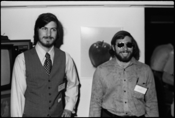Imagen de archivo de abril de 1977 de Steve Jobs y Steve Wozniak.
