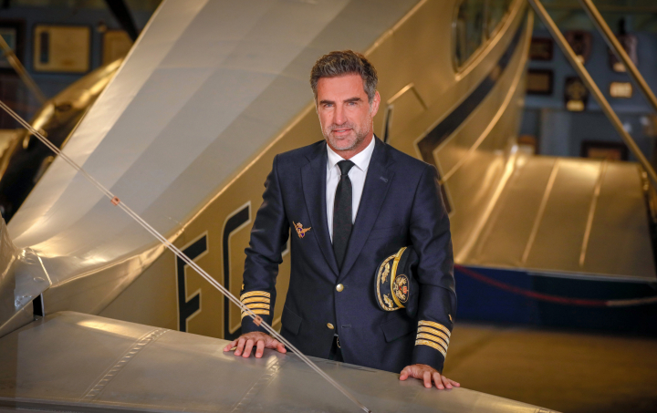 El piloto Perico Durán ha escrito el libro 'Volar sin miedo'