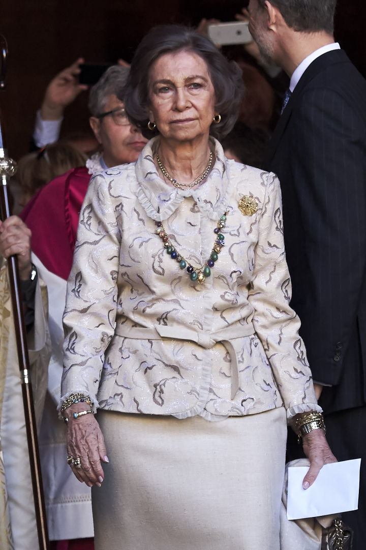 La reina Sofía, muy seria tras el choque de reinas con Letizia en la Misa de Pascua en Palma en 2018