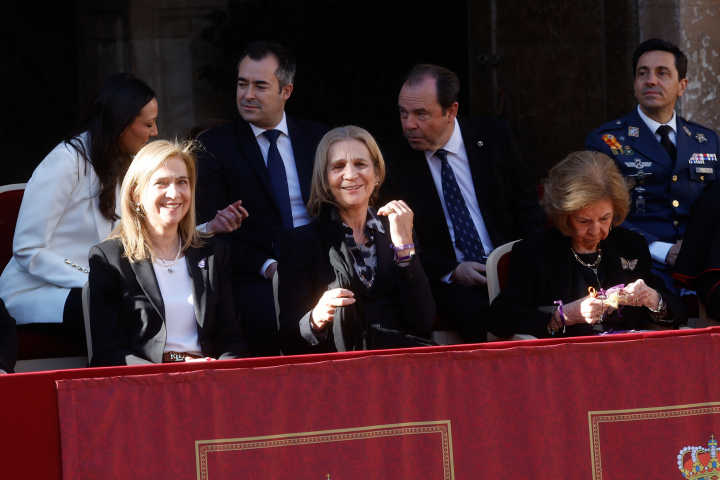 La infanta Cristina, la infanta Elena y la reina Sofía en la Semana Santa de Murcia