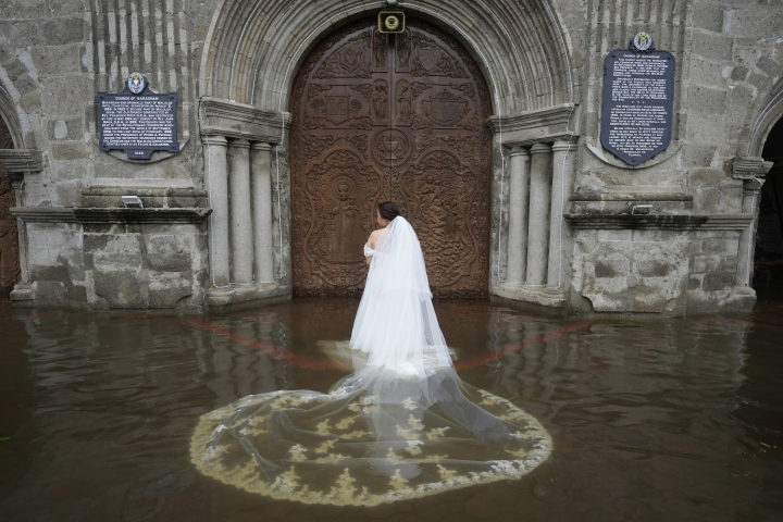 alt="alt="Title: Wedding in the Flood""