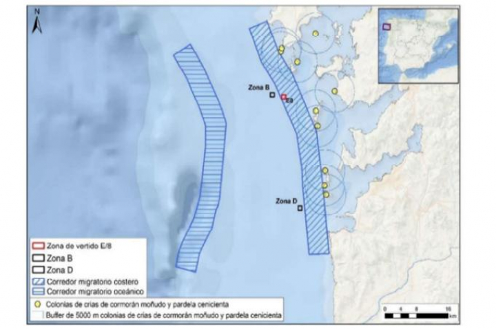 Las posibles zonas de vertido de lodos y su posición respecto a los corredores migratorios de las aves que conforman la ZEPA, contempladas en el informe.