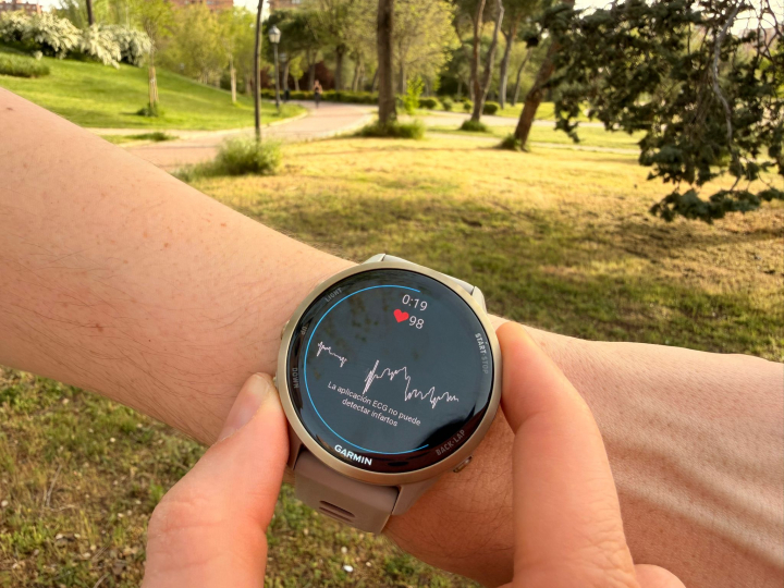 La función de electrocardiograma incluida en el Forerunner 970.