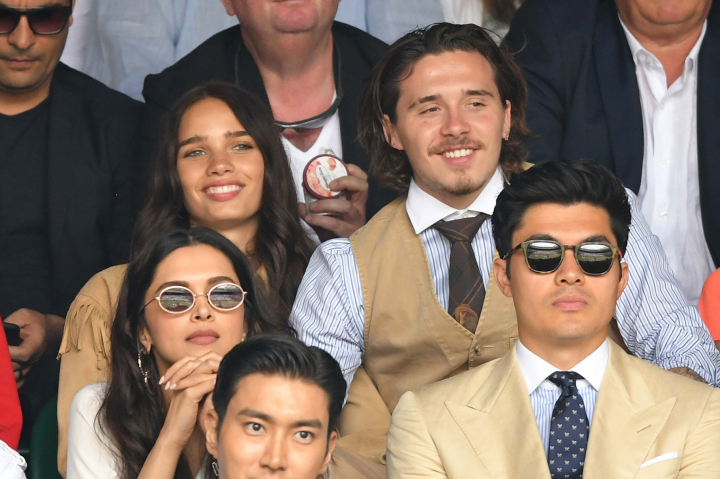 Hana Cross y Brooklyn Beckham, en Wimbledon en una de sus últimas apariciones juntos en 2019