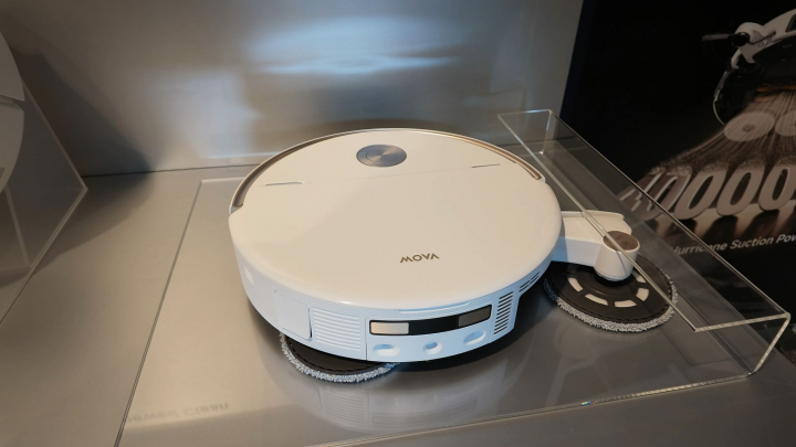 La extensión de mopa de hasta 16 centímetros del robot aspirador de Mova, V70 Ultra Complete.