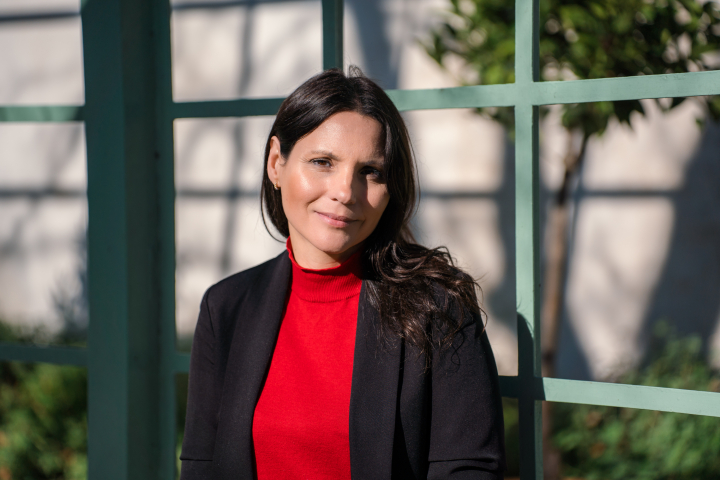 Carla Gracia es la autora de la novela 'El jardín dormido'