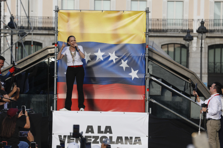 María Corina Machado, la líder opositora venezolana, durante un encuentro con la comunidad de su país en España, este sábado en la Puerta del Sol