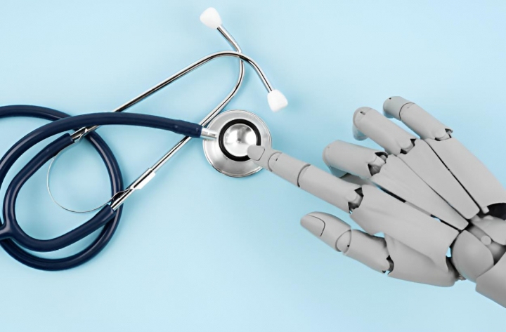 Una mano robótica y un estetoscopio médico sobre un fondo azul. Concepto de inteligencia artificial y tecnologías inteligentes en medicina y diagnóstico