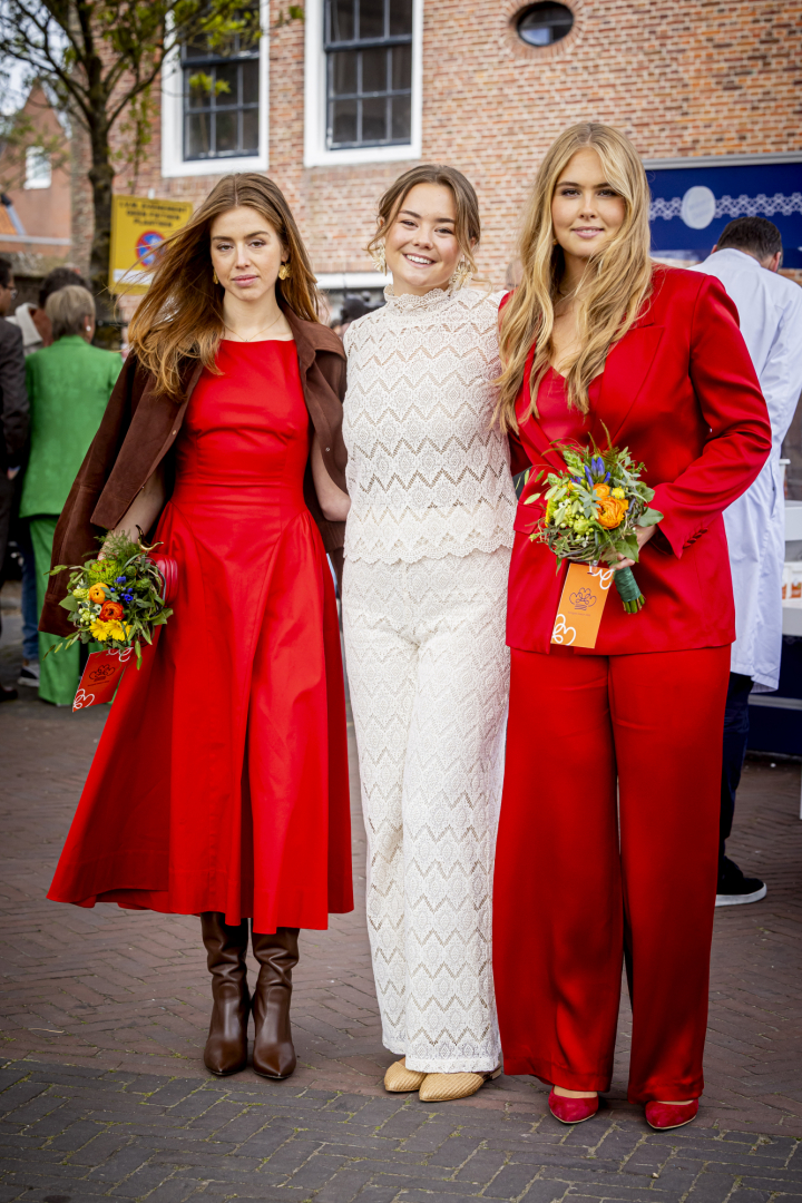 Alexia, Ariane y Amalia de Holanda en el Día del Rey 2026 en Dokkum