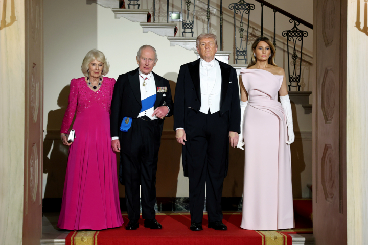 Los reyes Carlos y Camilla y Donald y Melania Trump en la cena de gala por la visita de Estado de Carlos III y Camilla a Estados Unidos