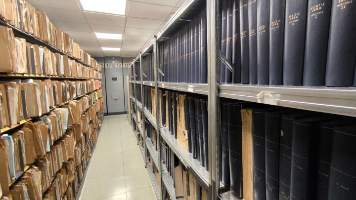 Un rincón del archivo de El País