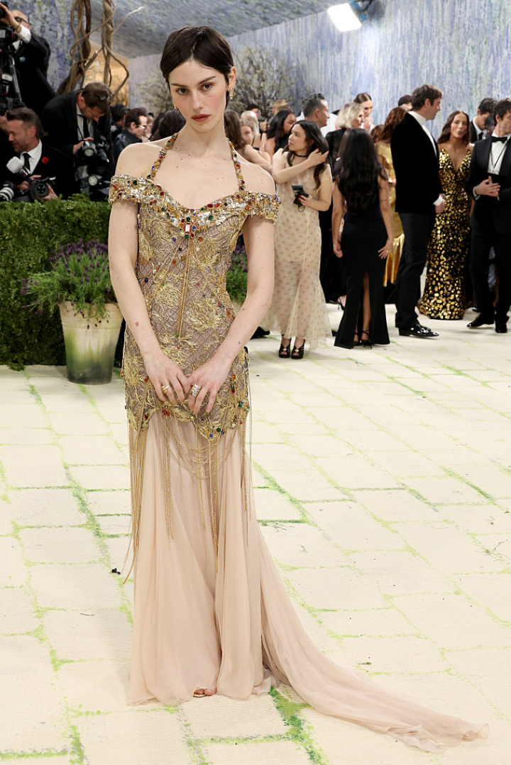 alt="alt="La artista, con un diseño bizantino de Chanel inspirado en Klimt.""