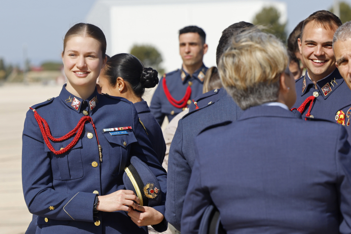 alt="alt="La princesa Leonor en la Base Aérea de los Llanos de Albacete""