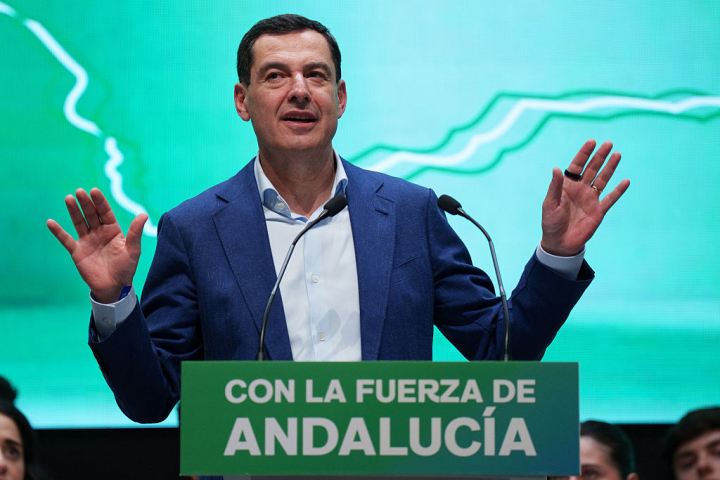 JAEN, ANDALUSIA, SPAIN - MAY 12: The president of the PP-A and candidate for re-election to the Presidency of the Junta de Andalucia, Juanma Moreno during his speech at the election rally. On 12 May 2026 in Jaen, Andalusia, Spain. The President of the PP-A and candidate for re-election to the Presidency of the Andalusian Regional Government, Juanma Moreno, spoke this Tuesday at a public campaign event in the Guadalquivir Auditorium of the Jaen Trade Fair and Congress Centre. (Photo By Francisco J. Olmo/Europa Press via Getty Images)