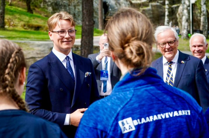 Sverre Magnus de Noruega en la celebración del 250º aniversario de Blaafarveværket, su segundo acto oficial en solitario