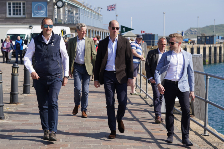 El príncipe Guillermo, duque de Cornualles, en las Islas Sorlingas durante una visita realizada en 2024